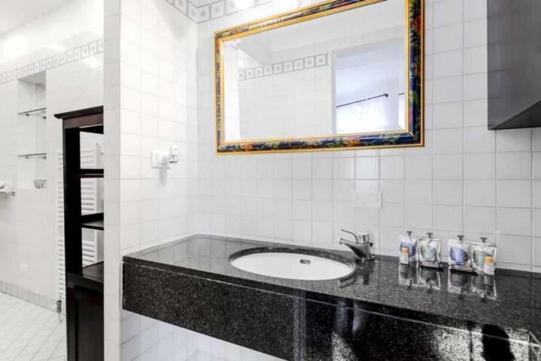 Pagano & Cenacolo Bright Apartment 米兰 外观 照片